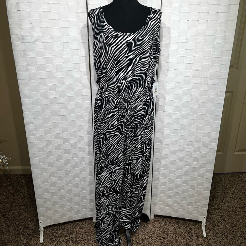 Calvin Klein Women’s Leopard Print Sleeveless Jumpsuit Size 14 Black And White